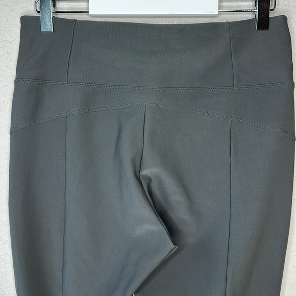Athleta Stellar Crop Pant Olive Green with Front Zipper Pockets Size Medium - Picture 7 of 13